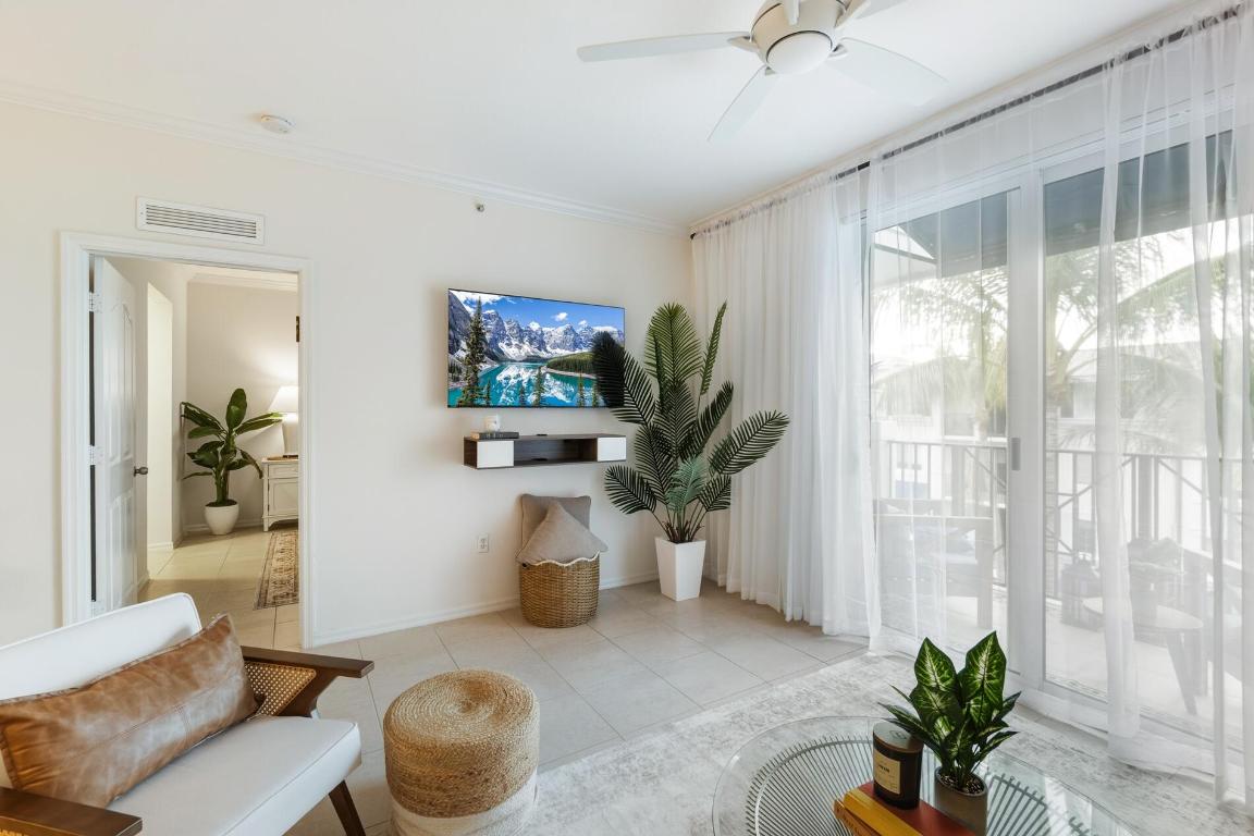 PINEAPPLE GROVE VILLAGE CONDO - Residential