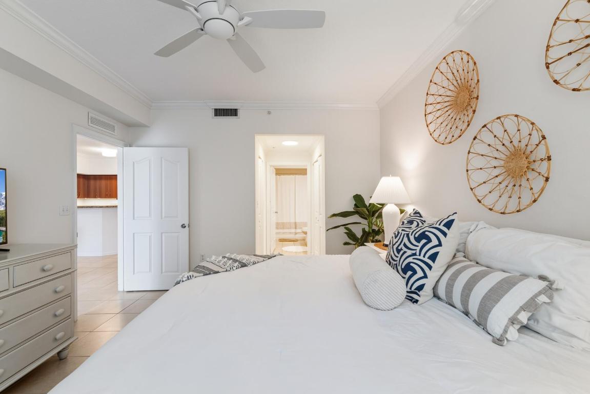 PINEAPPLE GROVE VILLAGE CONDO - Residential