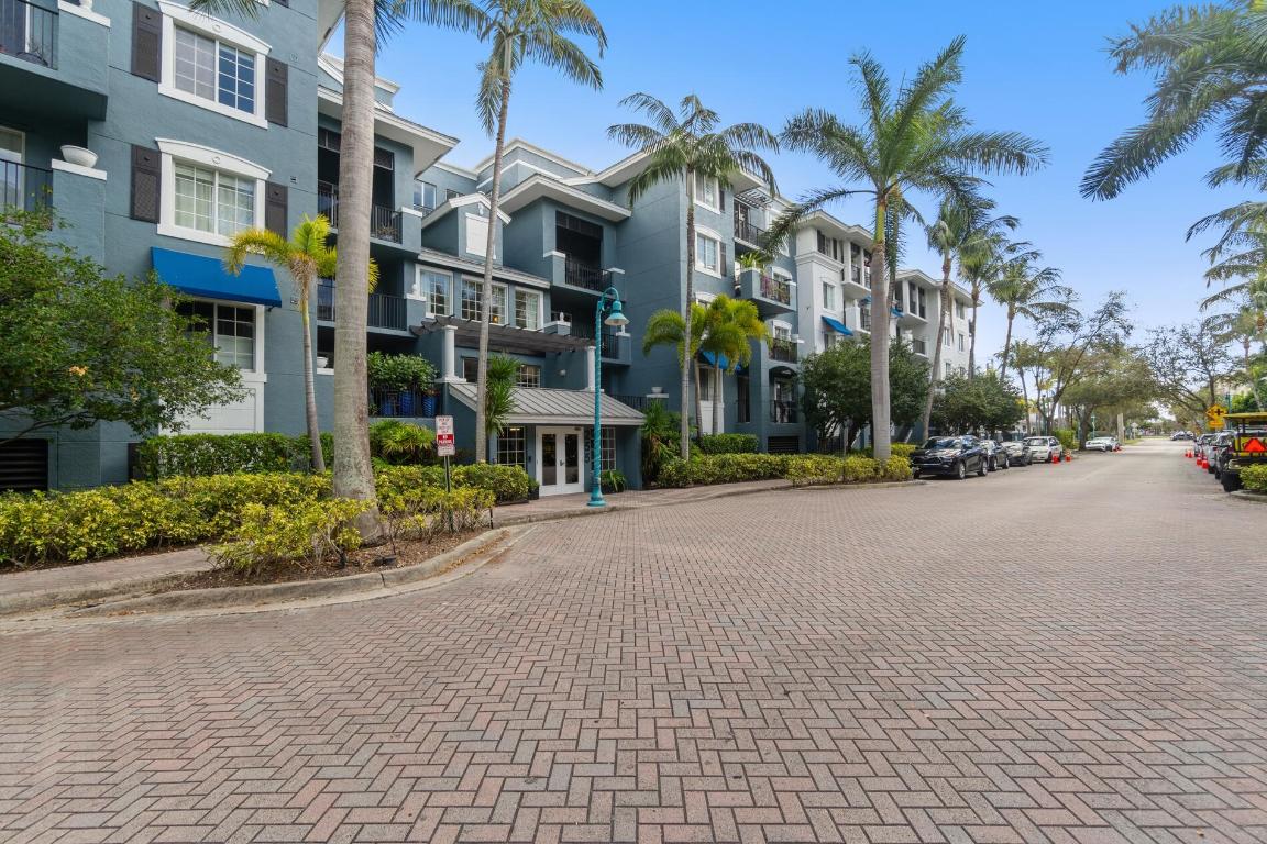 PINEAPPLE GROVE VILLAGE CONDO - Residential