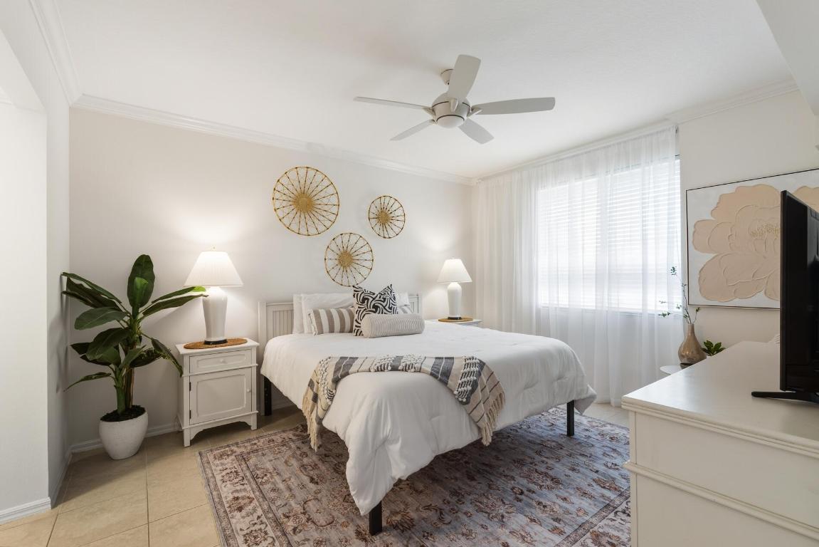 PINEAPPLE GROVE VILLAGE CONDO - Residential