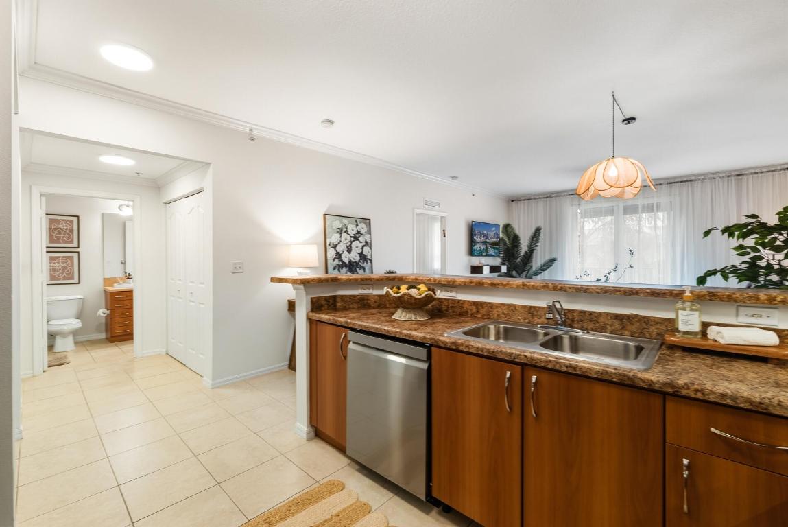 PINEAPPLE GROVE VILLAGE CONDO - Residential