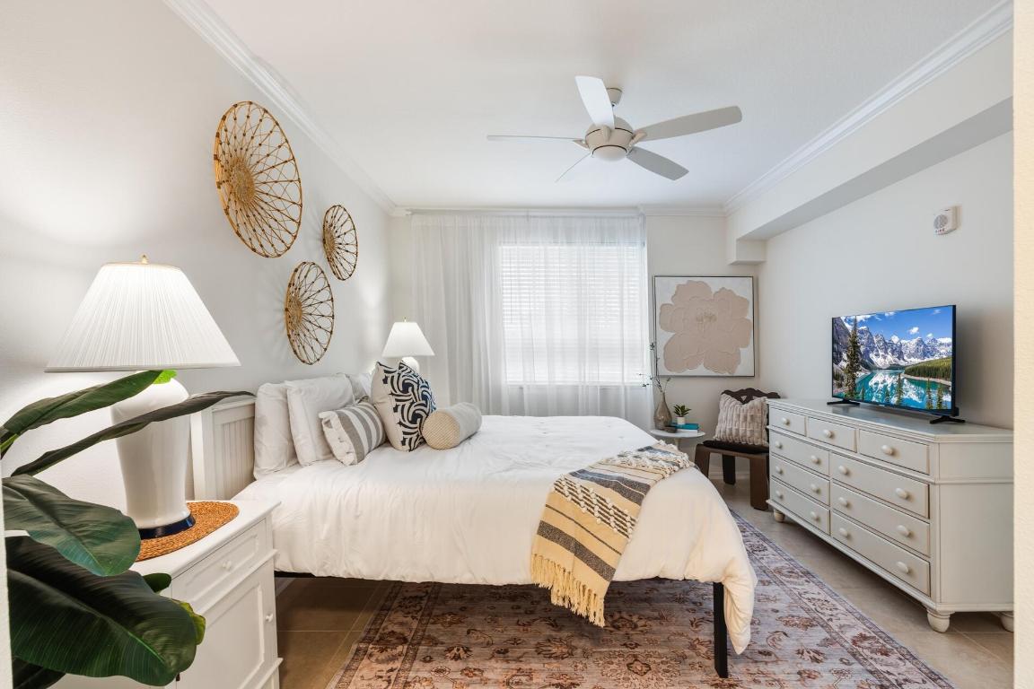 PINEAPPLE GROVE VILLAGE CONDO - Residential