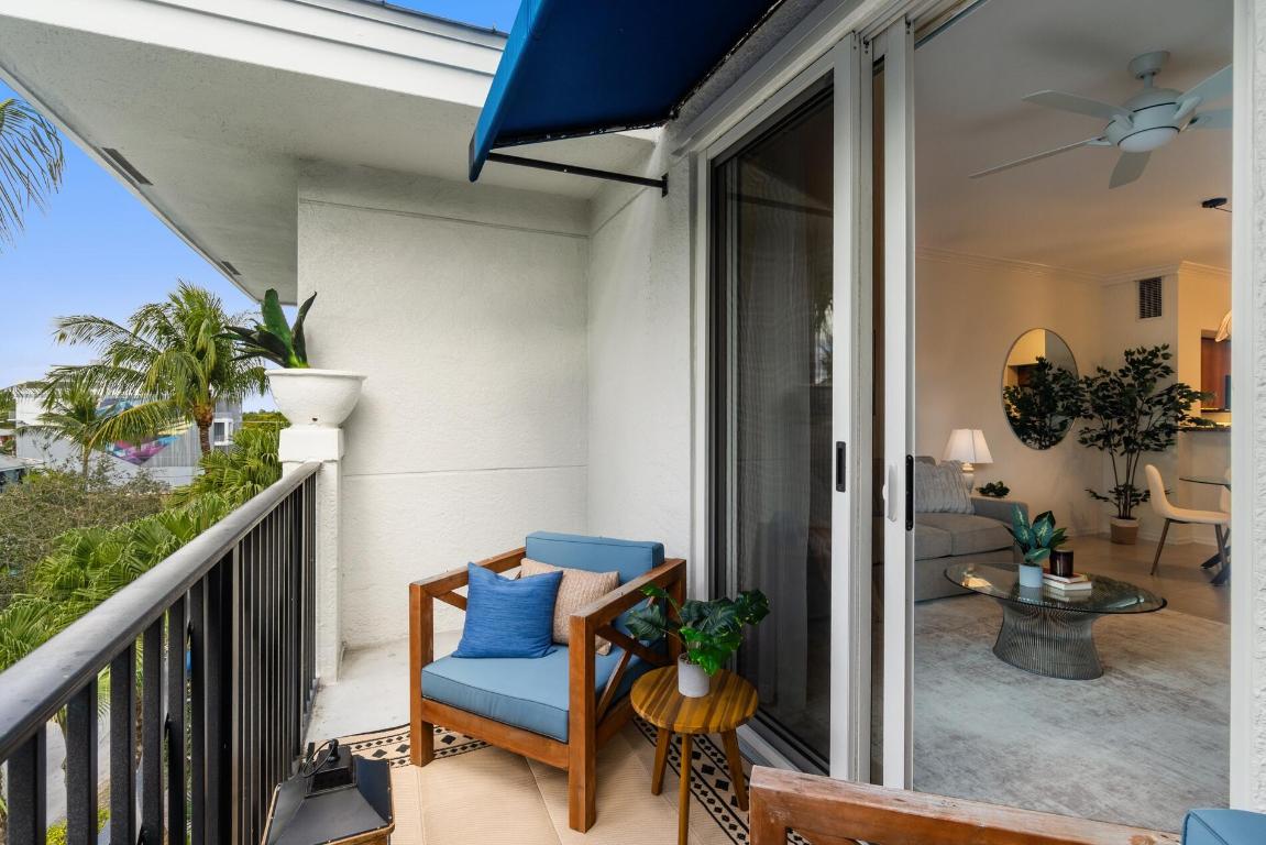 PINEAPPLE GROVE VILLAGE CONDO - Residential