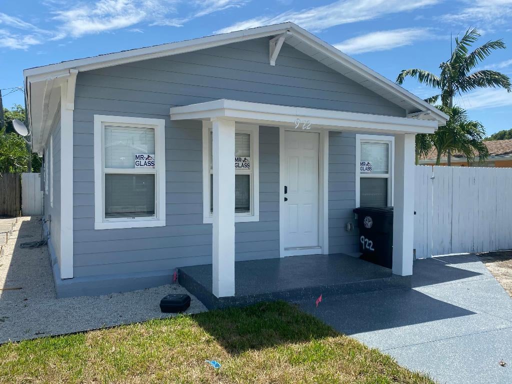 Photo of 922 N J Street, Lake Worth Beach, FL 33460 (MLS # R11109787)