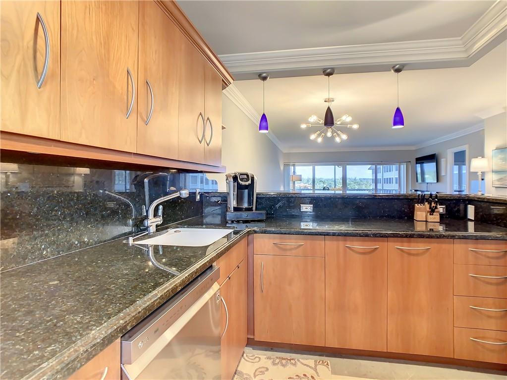 River House Towers Condo - Residential