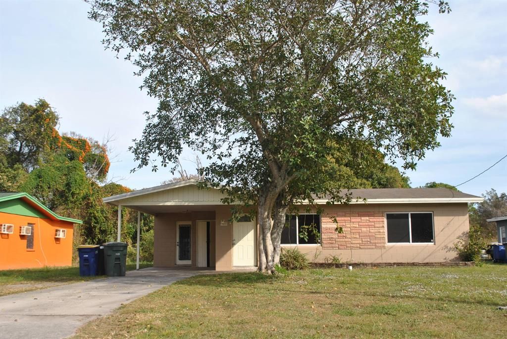 Photo of 402 N 21st Street, Fort Pierce, FL 34950 (MLS # R10706699)