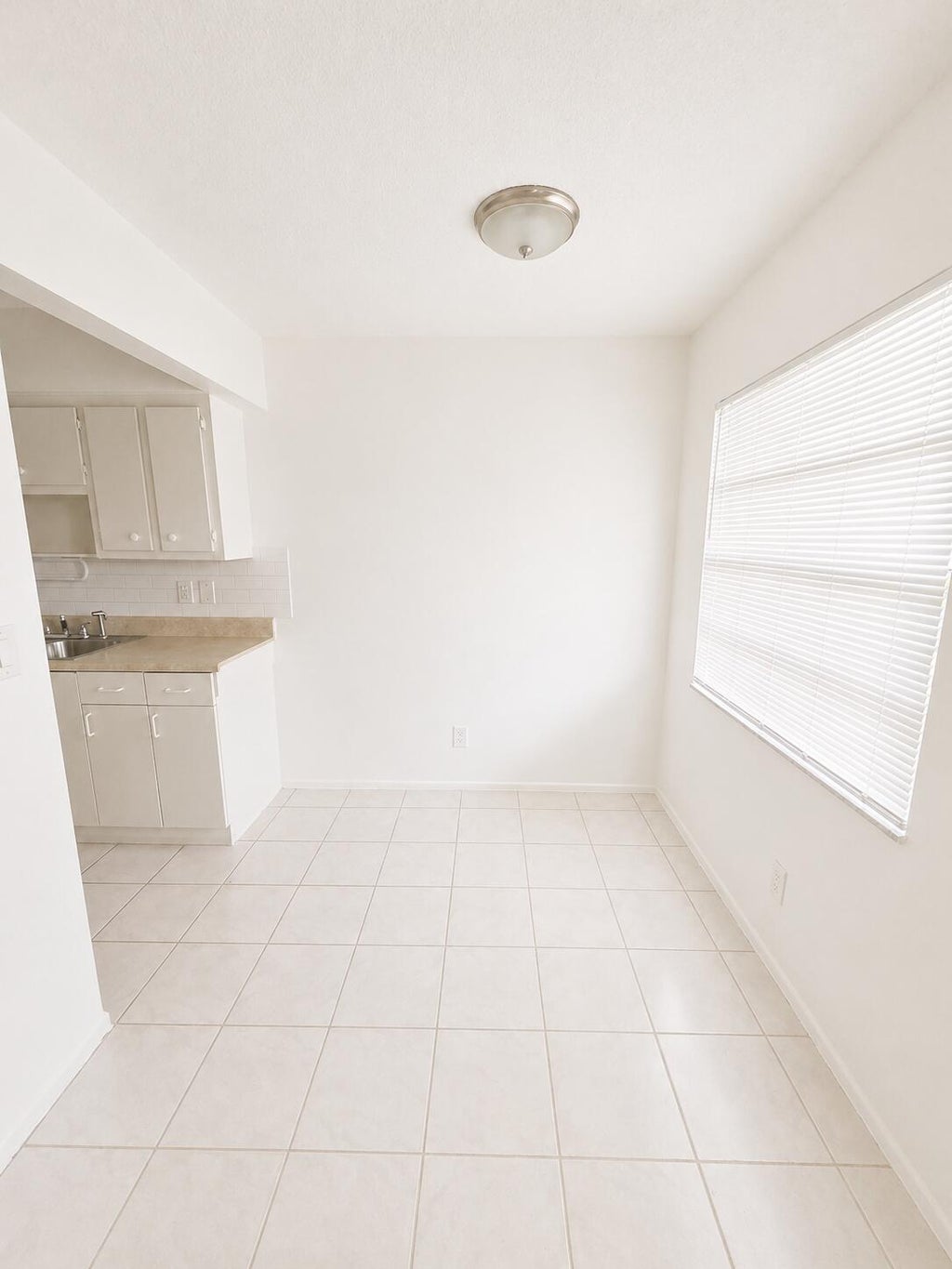 Photo of 1401 NE 17th Court #Apt 208, Fort Lauderdale, FL 33305 (MLS # B26079253)