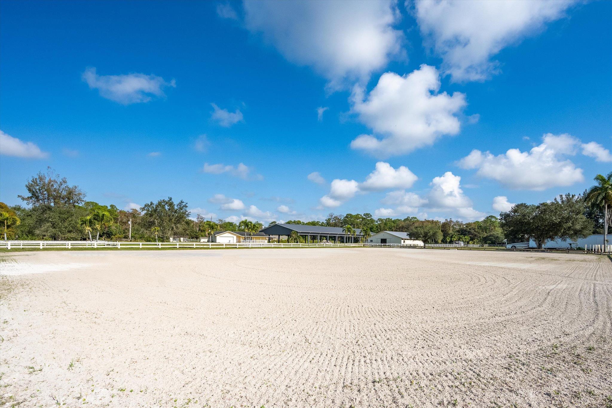 LOXAHATCHEE GROVES - Residential Lease