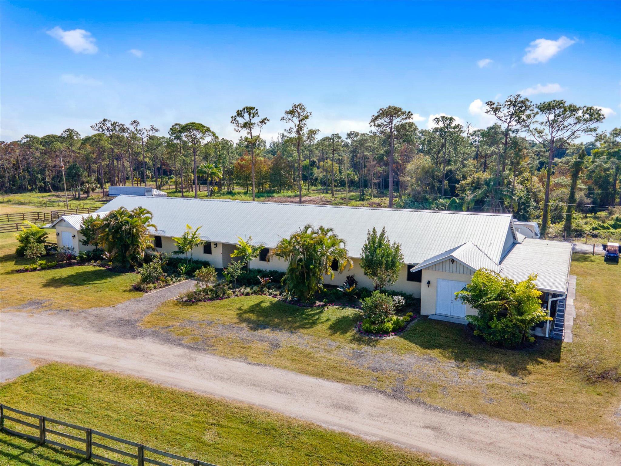 LOXAHATCHEE GROVES - Residential Lease