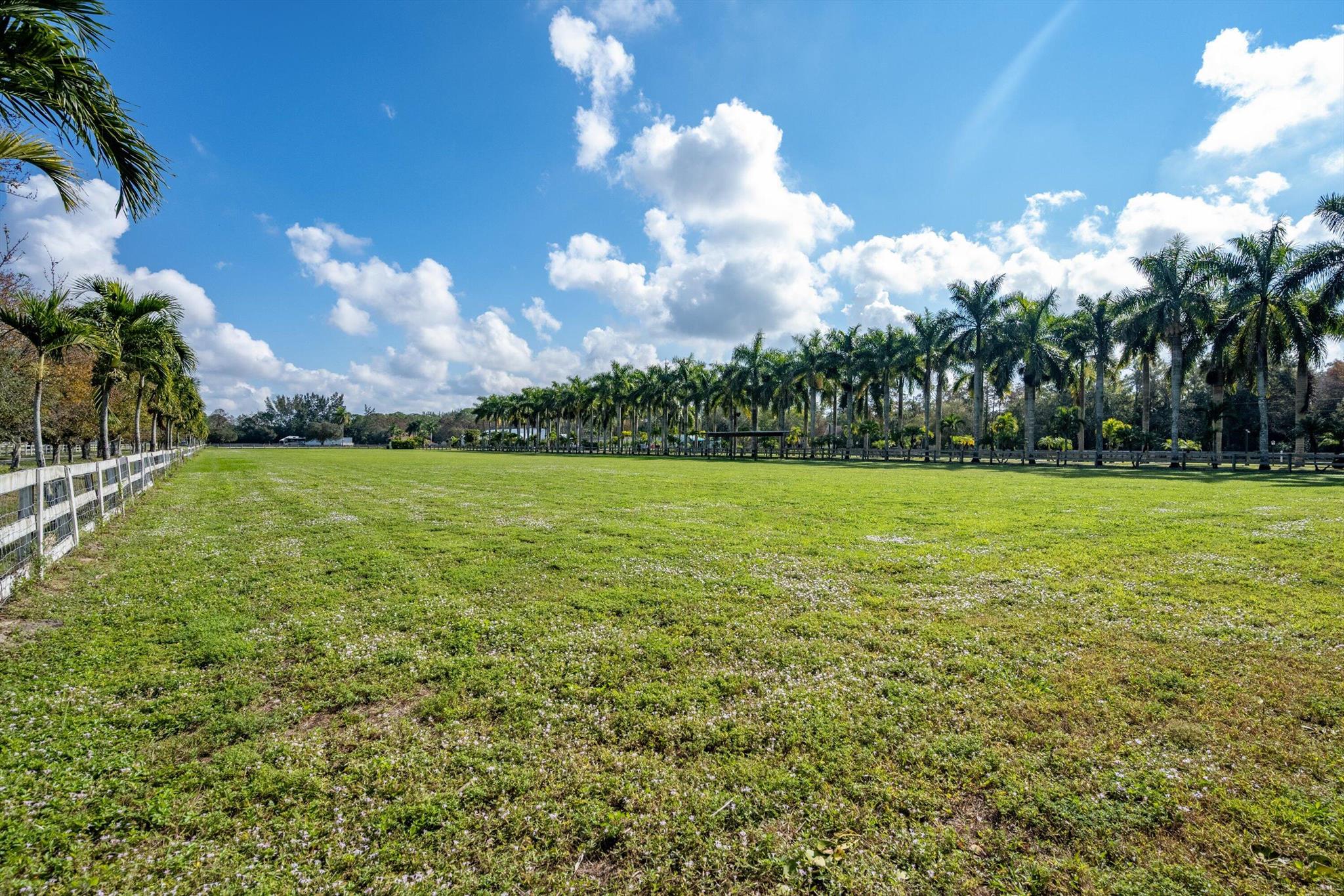 LOXAHATCHEE GROVES - Residential Lease