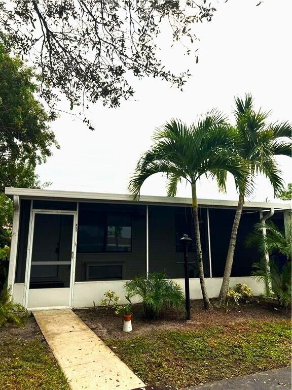 VILLAS AT INDIAN RIVER - Residential Lease