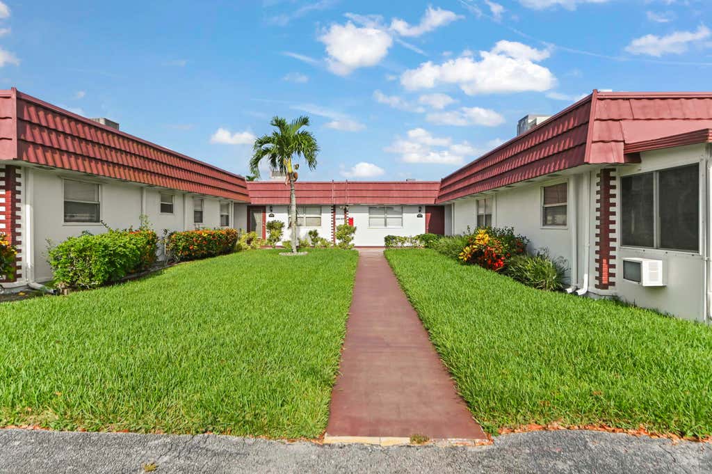 Photo of 209 WATERFORD I, Delray Beach, FL 33446 (MLS # B26054690)