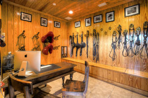 FARMS AT EQUESTRIAN CLUB - Residential