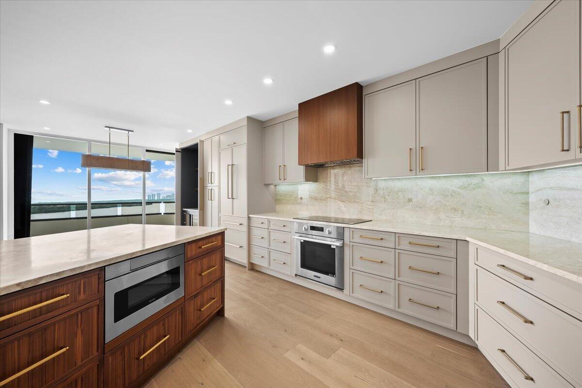 100 Lakeshore Drive 1757