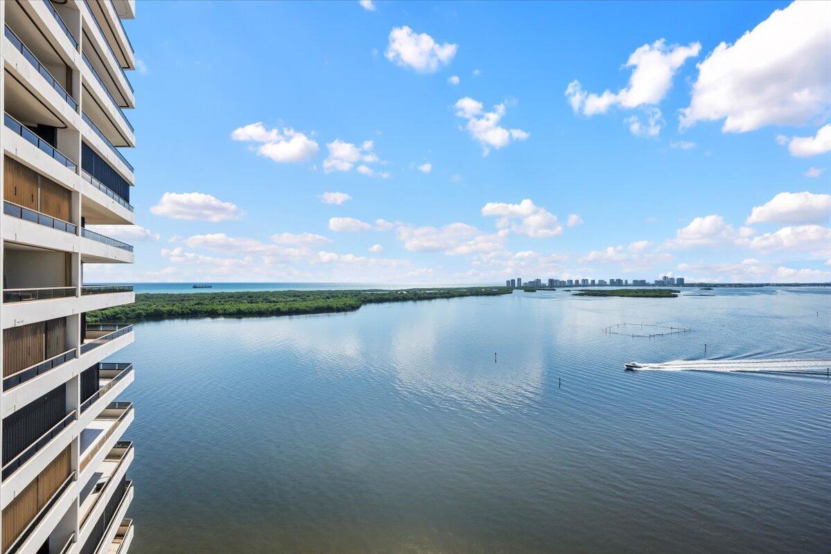 OLD PORT COVE LAKE POINT - Residential