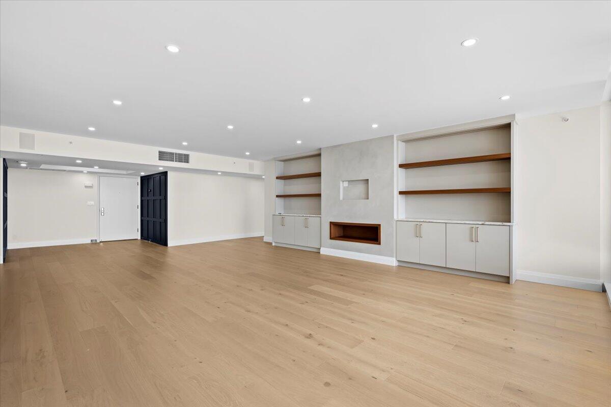 100 Lakeshore Drive 1757