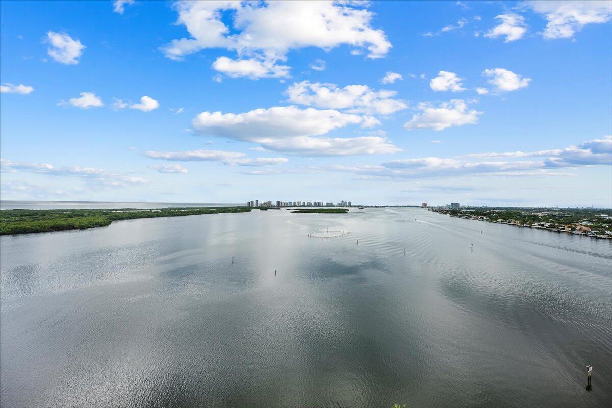 OLD PORT COVE LAKE POINT - Residential