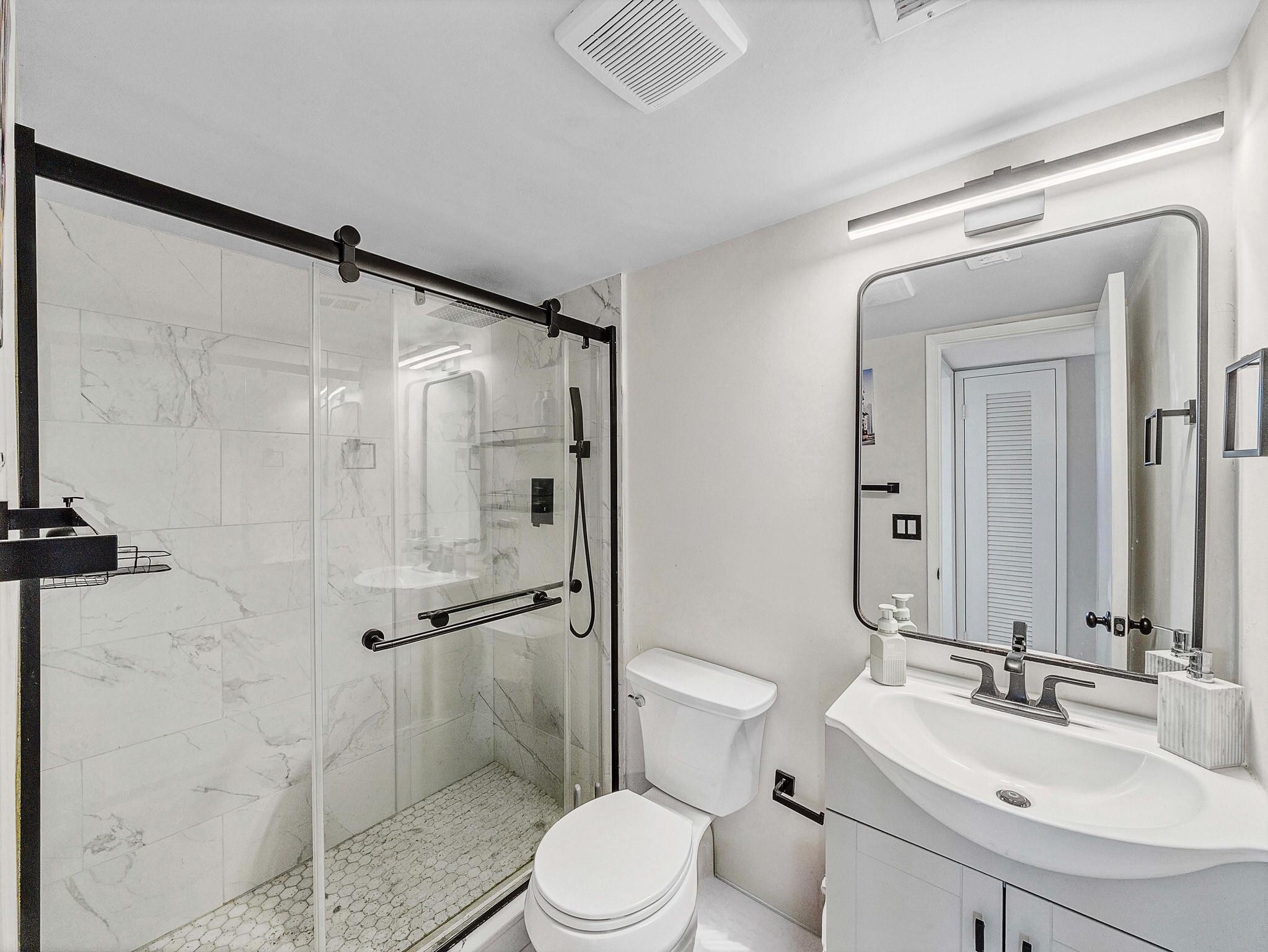 Lighthouse Point Plaza - Residential