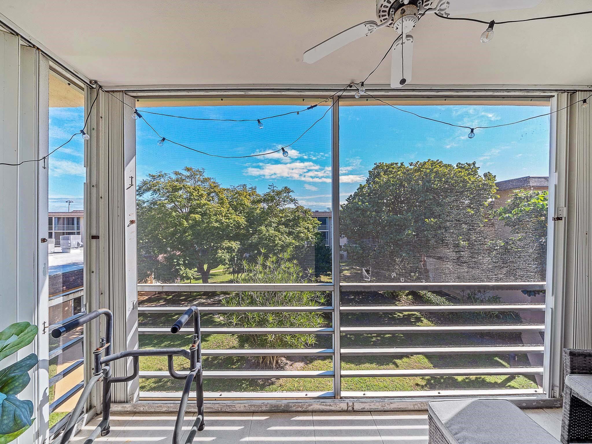 Lighthouse Point Plaza - Residential