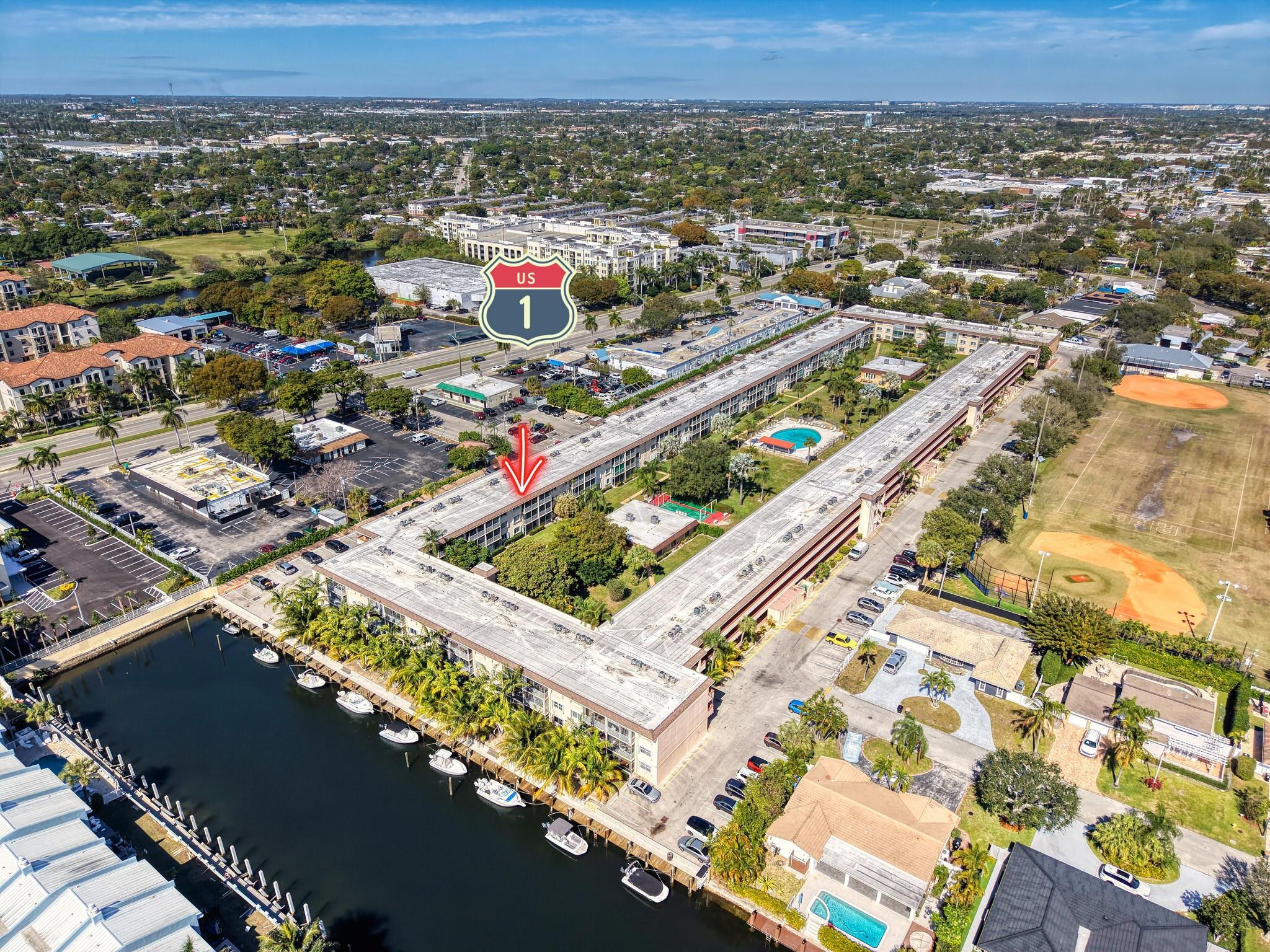 Lighthouse Point Plaza - Residential