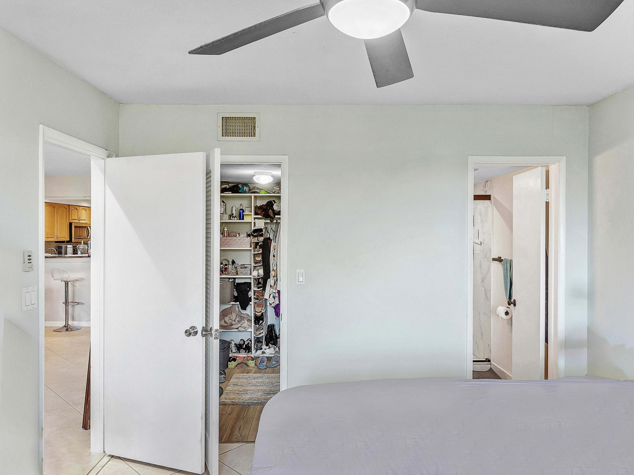 Lighthouse Point Plaza - Residential