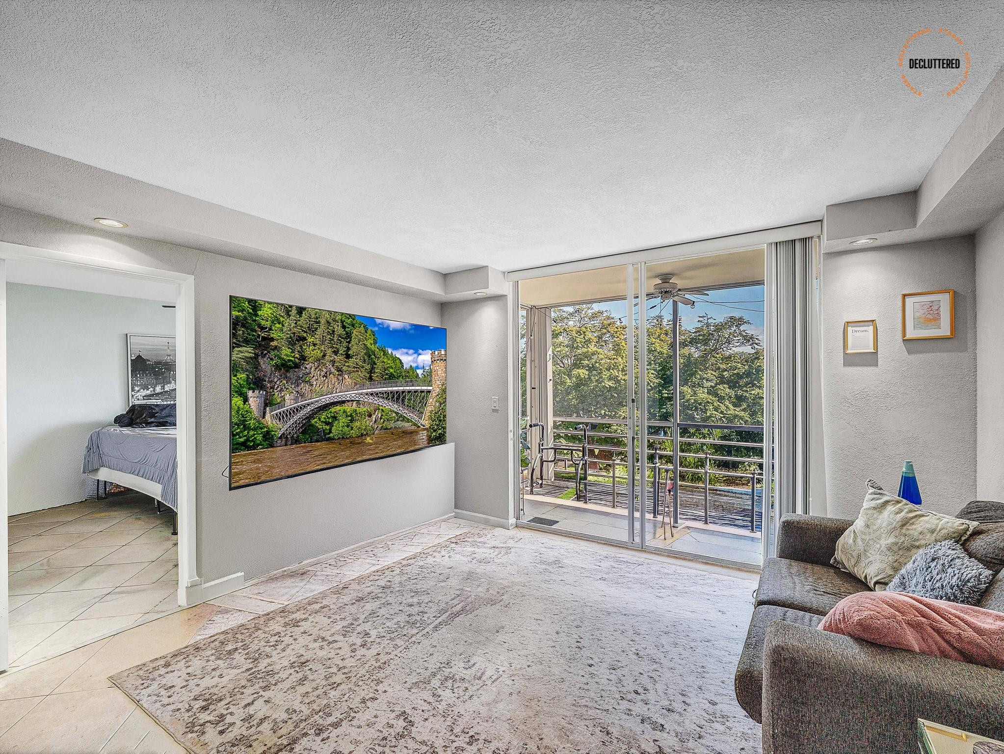 Lighthouse Point Plaza - Residential