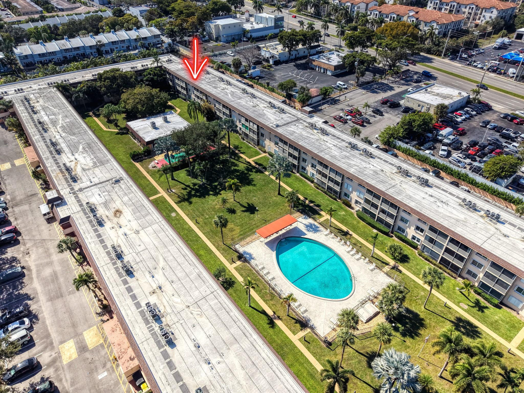 Lighthouse Point Plaza - Residential