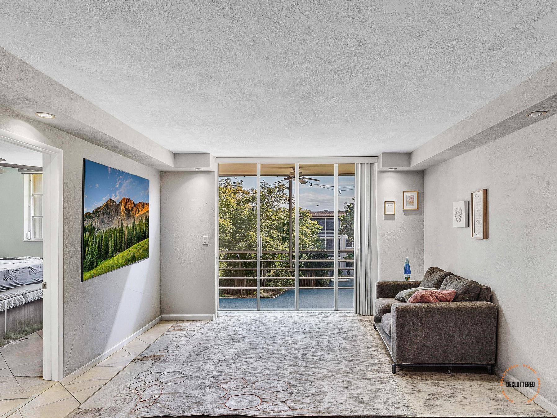 Lighthouse Point Plaza - Residential