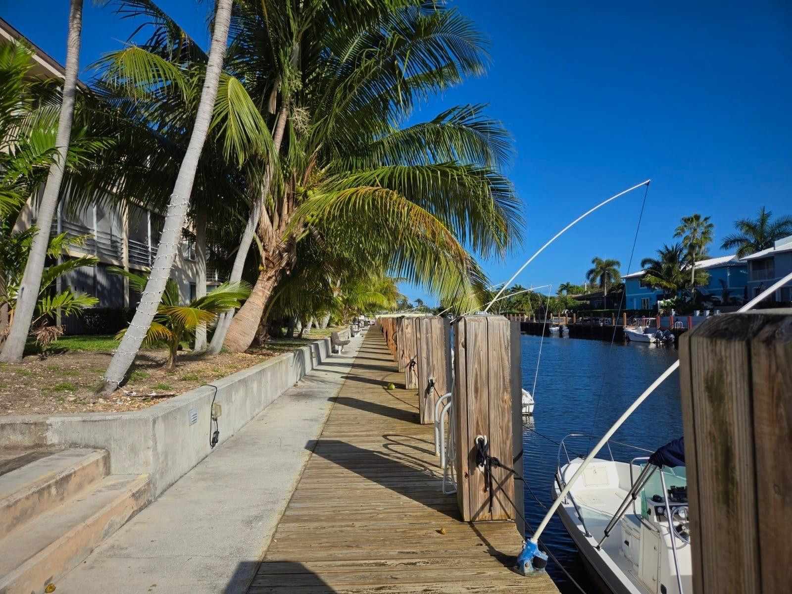 Lighthouse Point Plaza - Residential