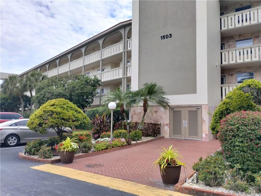 LAKEFRONT 2BR-2BATH CONDO WITH WASHER-DRYER IN THE BEST BUILDING ON AVENUE OF THE STARS AT WYNMOOR, A 55+ COMMUNITY. CONDO FEATURES: LOW MAINTENANCE FEE, KITCHEN W BKFST AREA, IMPACT WINDOWS, 2 WALK-IN CLOSETS, ENCLOSED PATIO WITH GORGEOUS LAKE/FOUNTAIN VIEW! WALK TO THEATER, GYM AND MAIN POOL! OFFERED TURNKEY FURNISHED. THIS 24/7 PATROLLED, GATED COMMUNITY FEATURES HEATED SWIMMING POOLS WITH BARBEQUE STATIONS, 18 HOLE GOLF COURSE, CLUB HOUSE, RESTAURANT, 10 TENNIS AND 8 PICKELBALL COURTS, 962 SEAT THEATER FOR MOVIES AND SHOWS, FITNESS CENTER, ZUMBA AND WATER AEROBIC CLASSES, BILLIARDS CENTER, RESISTANCE WALKING POOL, HOT SPA, SHUTTLE BUS SERVICE, AND OVER 80 CLUBS WHERE YOU WILL MEET NEW FRIENDS AND ENJOY LIFE IN THE TROPICAL PARADISE OF WYNMOOR! ALL OFFERS WILL BE SERIOUSLY CONSIDERED.