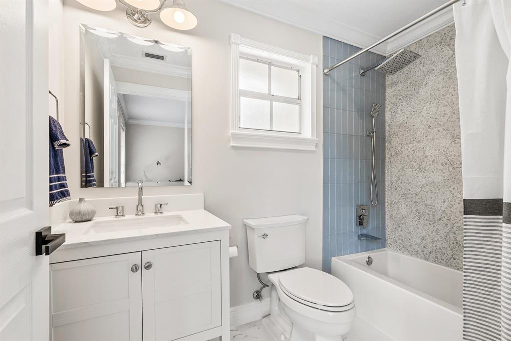 HERITAGE OAKS - Residential