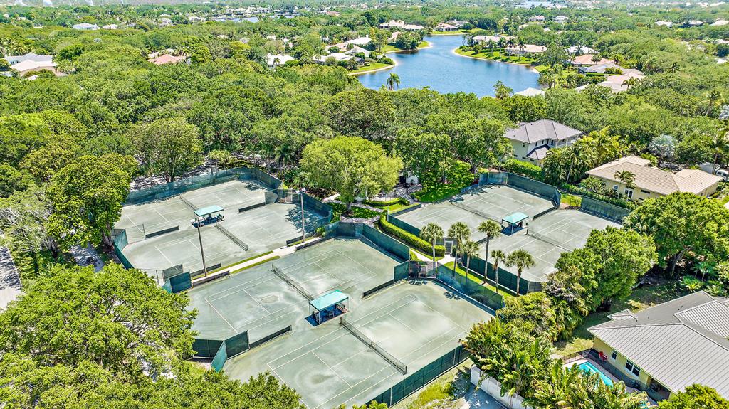 HERITAGE OAKS - Residential