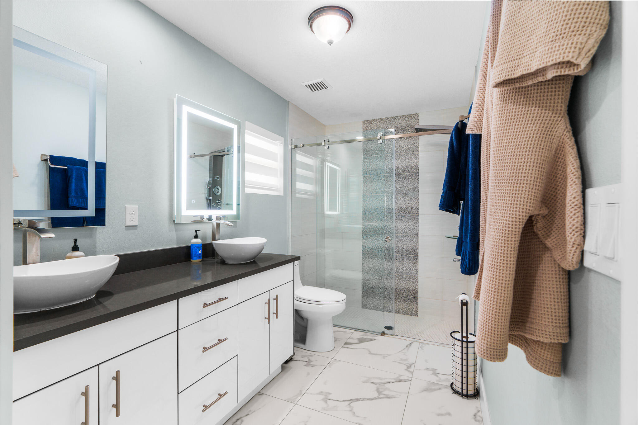 PALM BEACH COLONY SECS 1 AND 2 - Residential Lease