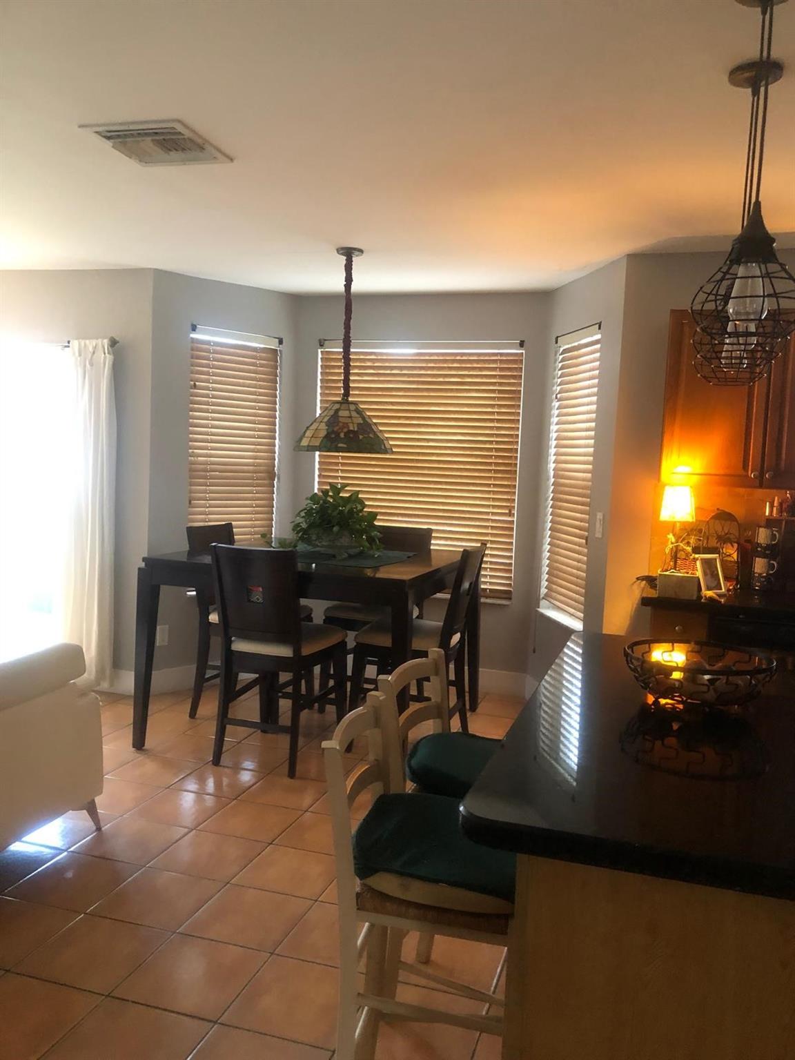 silver lakes - Residential Lease