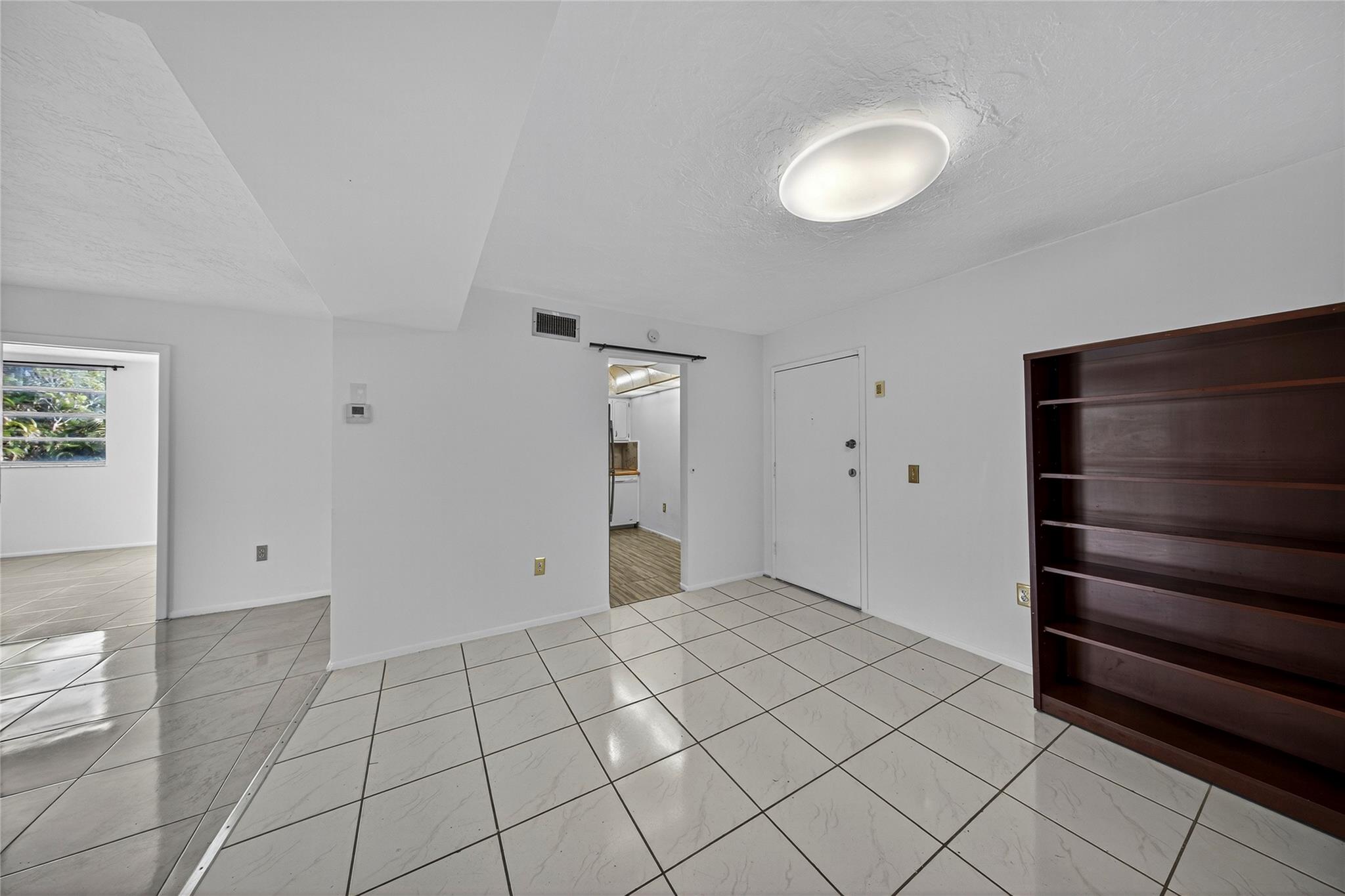 Omega Condo No4 - Residential Lease