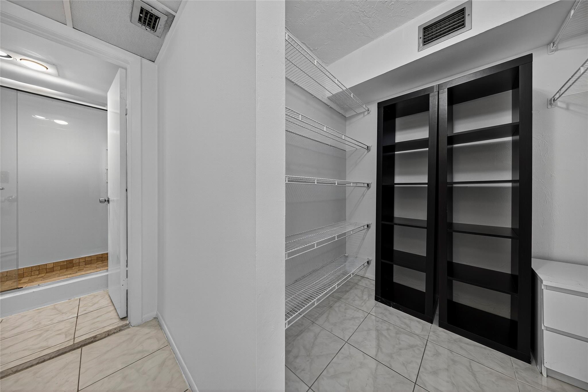 Omega Condo No4 - Residential Lease