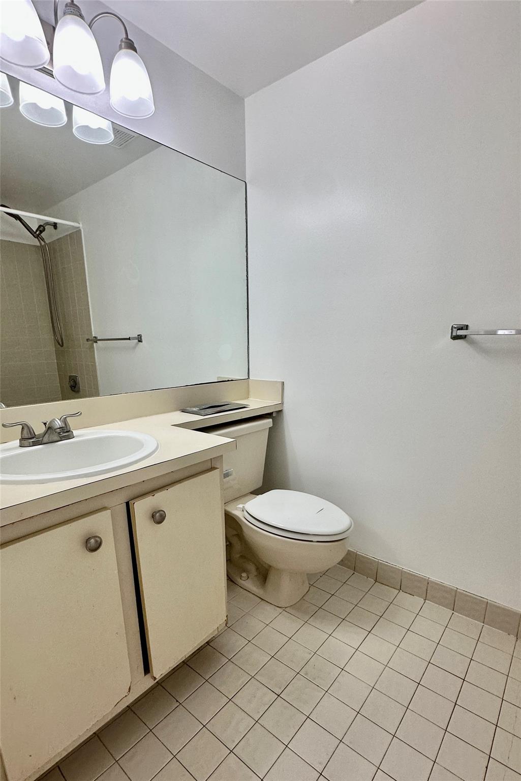 CLUB QUARTERS AT RAINTREE - Residential