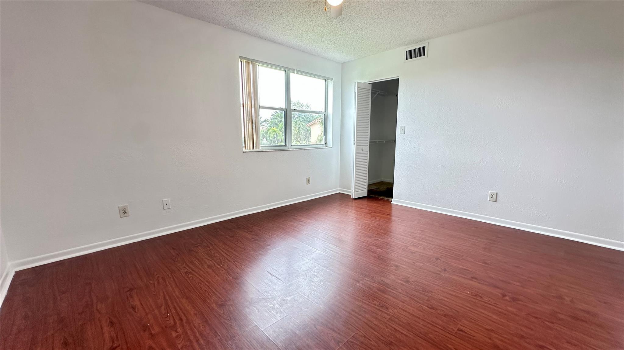 CLUB QUARTERS AT RAINTREE - Residential