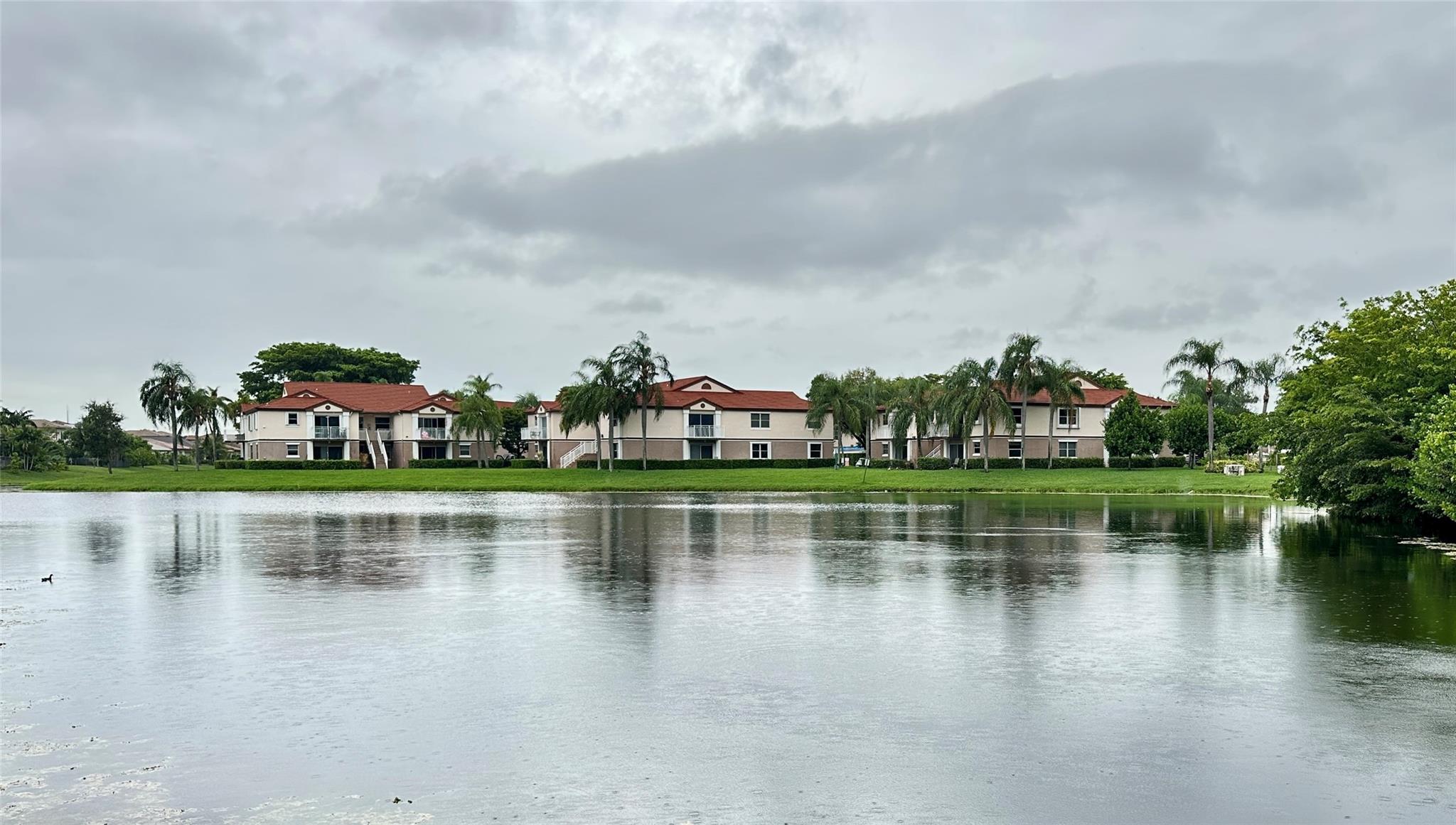 CLUB QUARTERS AT RAINTREE - Residential