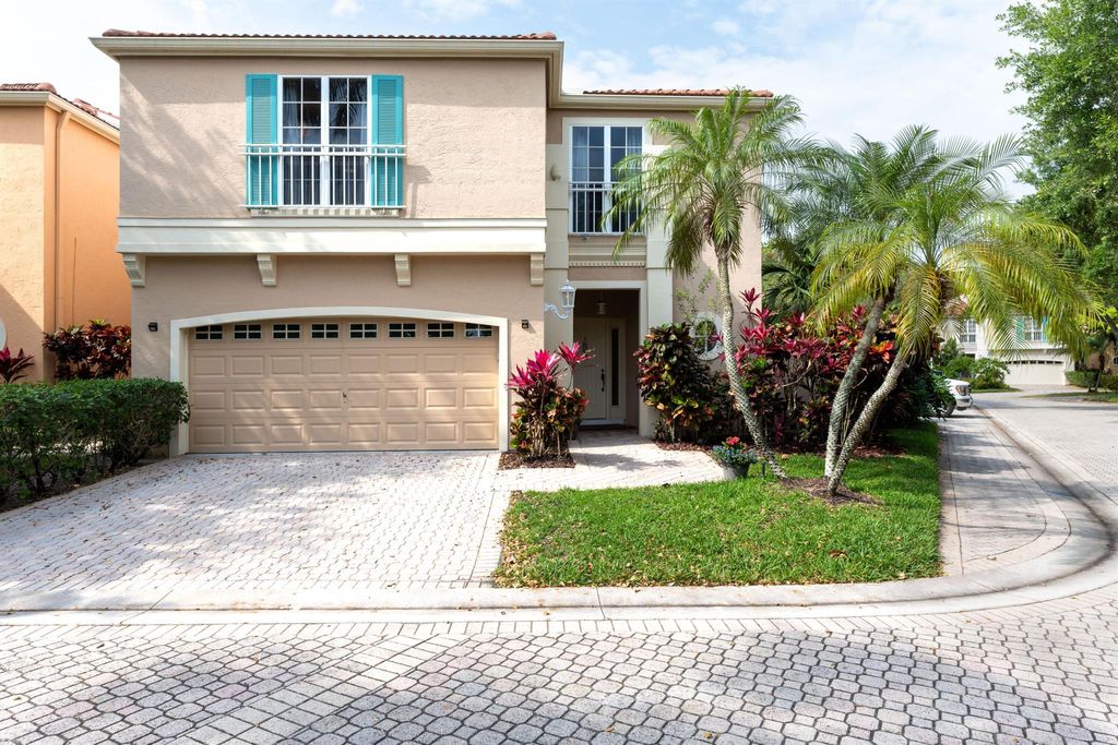 Photo of 11 Via Carrara, Palm Beach Gardens, FL 33418 (MLS # R10873931)
