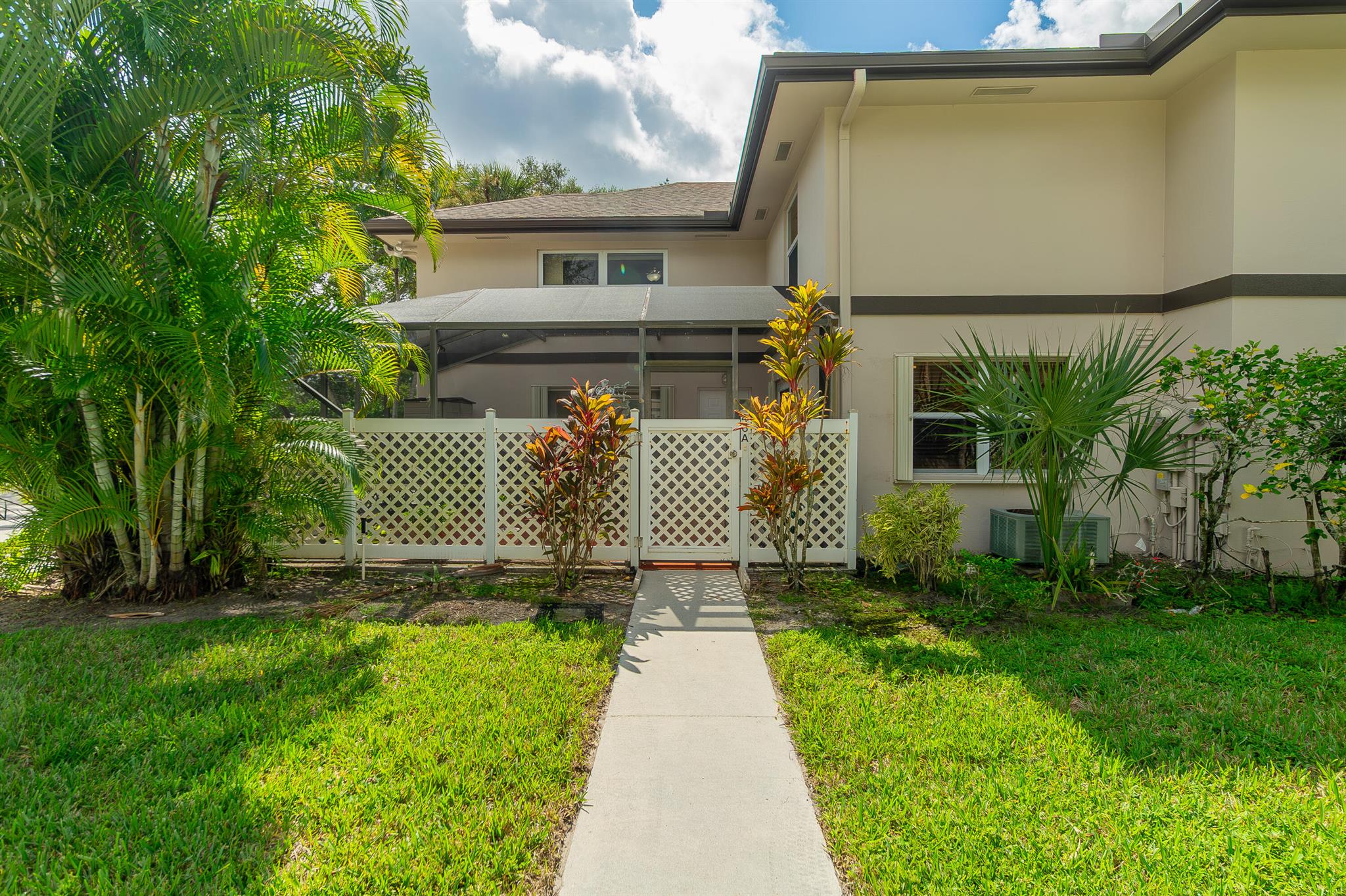 STAMFORD AT ROYAL PALM BE - Residential
