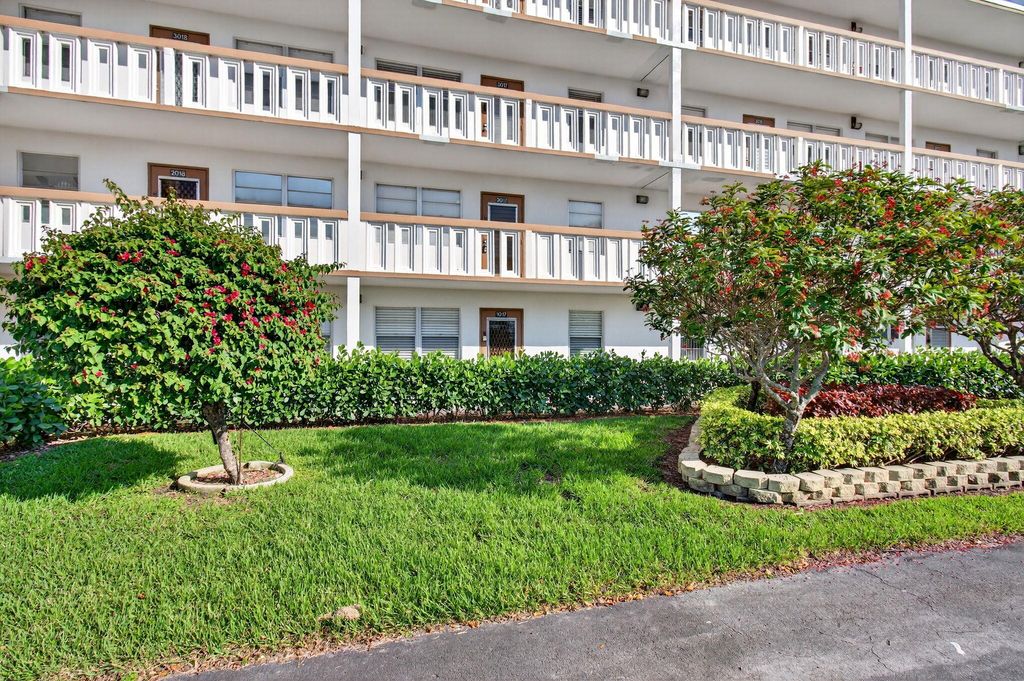 Photo of 1017 Cornwall, Boca Raton, FL 33434 (MLS # B26007200)