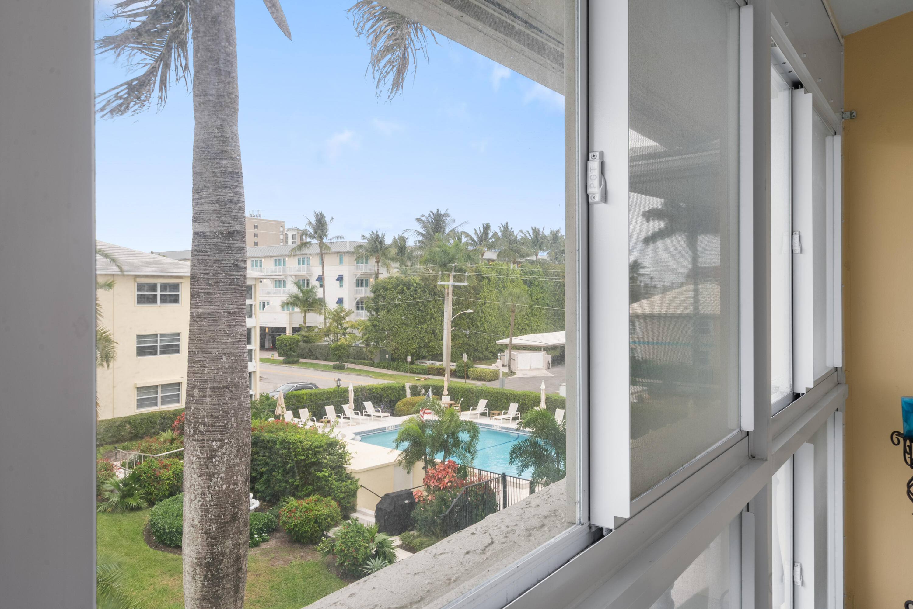 80 Venetian Drive 305s