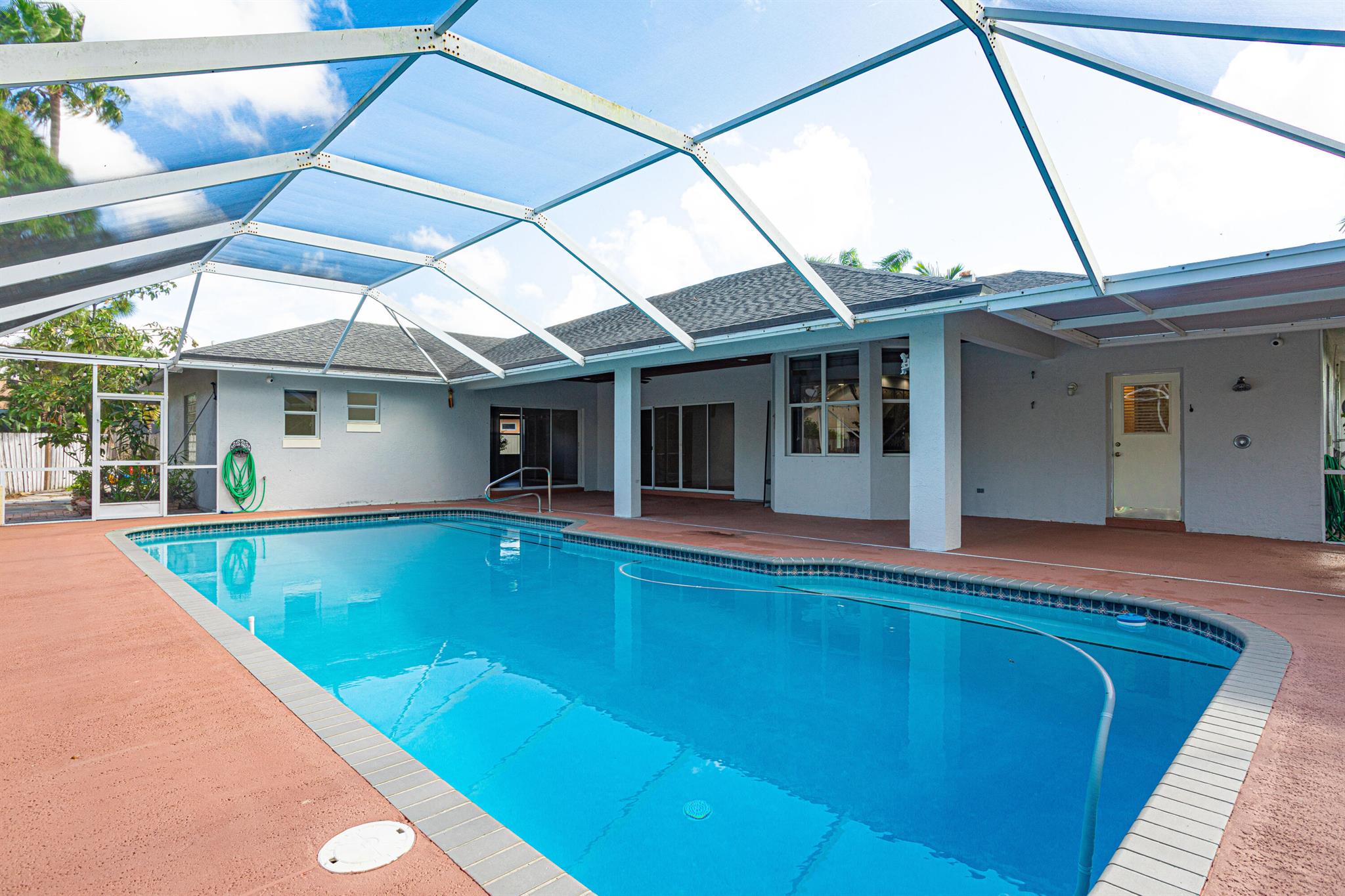 EASTWOOD OF WELLINGTON 3 - Residential