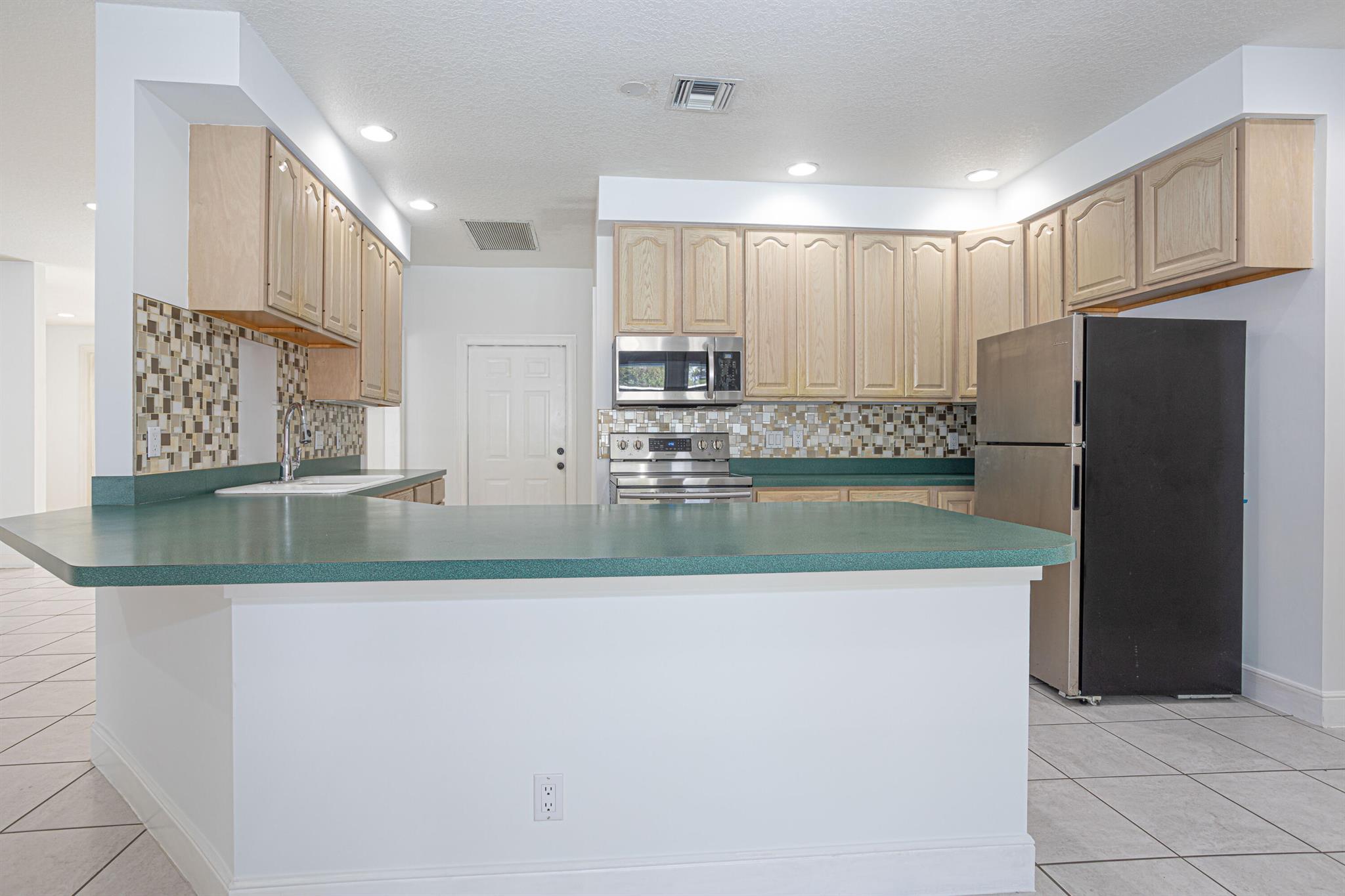 EASTWOOD OF WELLINGTON 3 - Residential