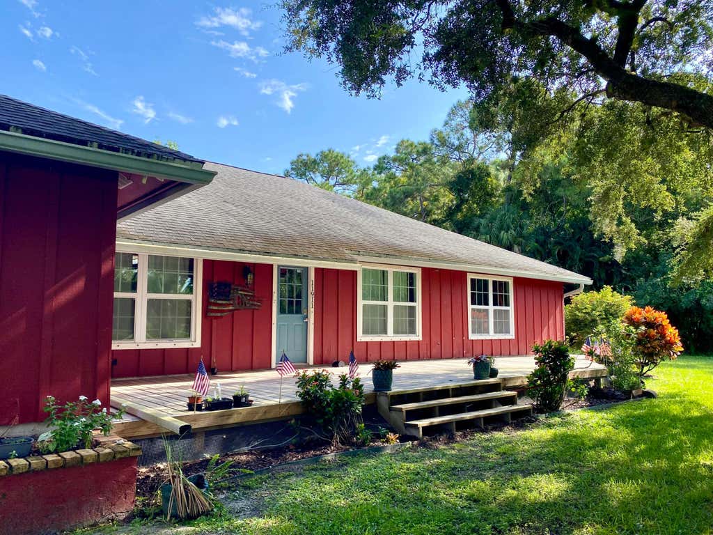 Photo of 11911 162 Place N, Jupiter, FL 33478 (MLS # R11021001)