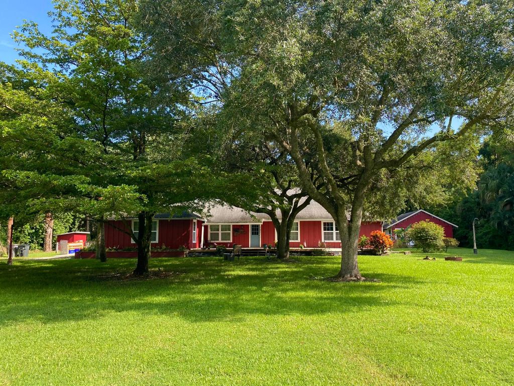 Photo of 11911 162 Place N, Jupiter, FL 33478 (MLS # R11021001)