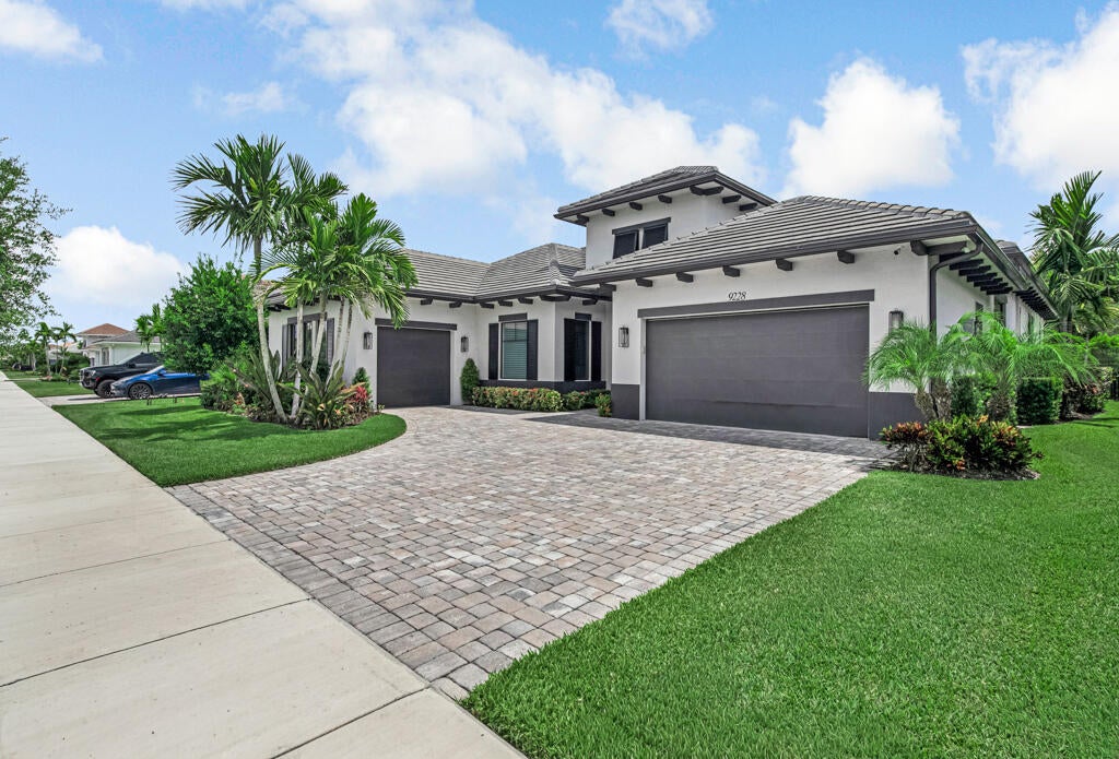 9228 CORAL ISLES Circle