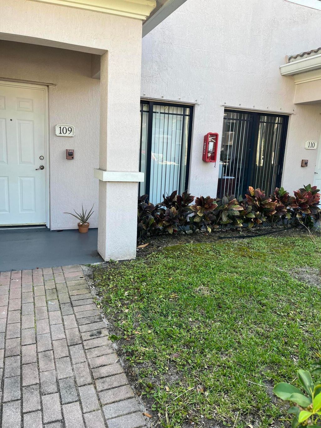 Photo of 2804 Sarento Place #109, Palm Beach Gardens, FL 33410 (MLS # R10974070)