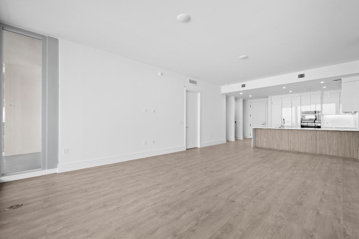 220 Lake Shore Drive 917